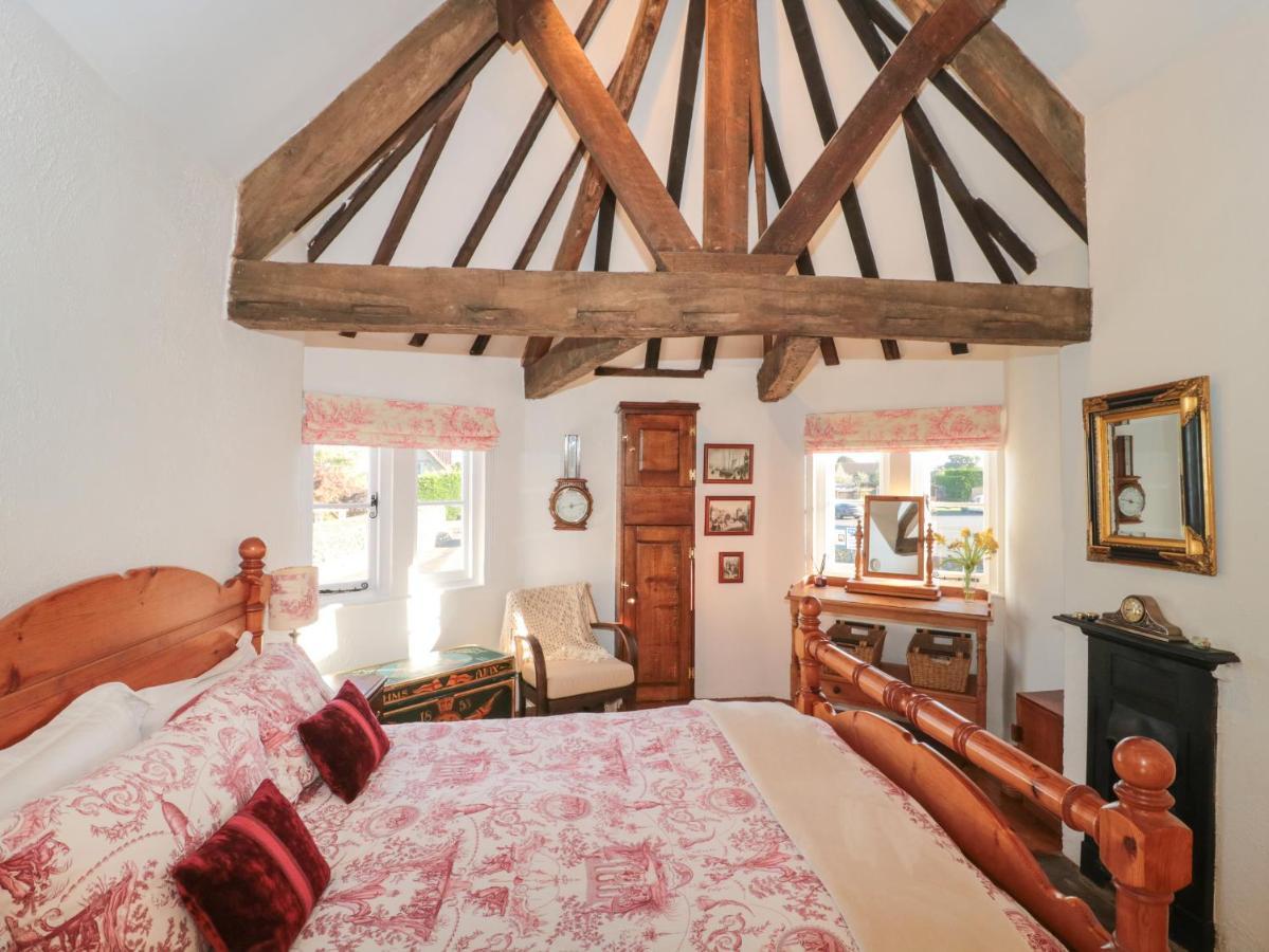 Acton Turville Pike Cottage מראה חיצוני תמונה